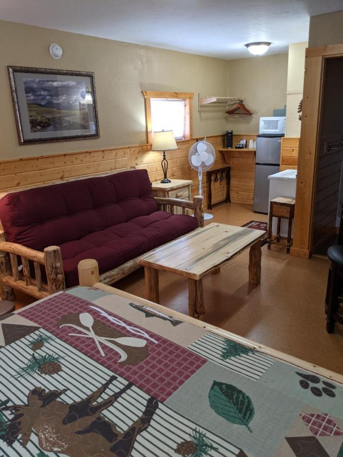 9 Bar W Cabins Запад Йеллоустон Экстерьер фото