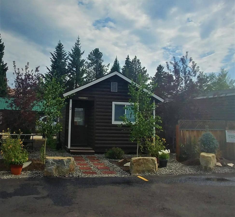 9 Bar W Cabins Запад Йеллоустон Экстерьер фото